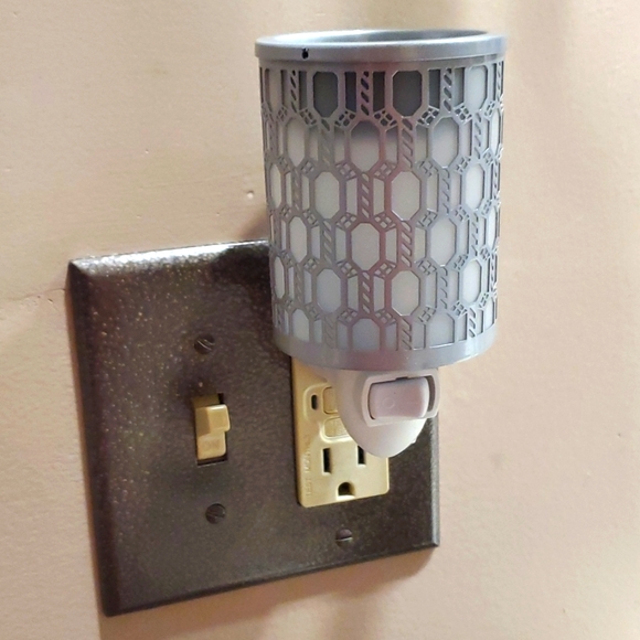 New Fragrance/Nitelite - Picture 3 of 9